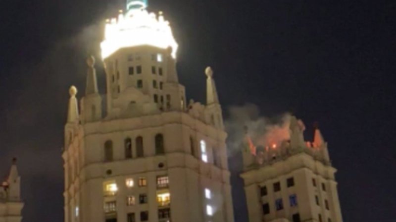 В высотке на Котельнической набережной в Москве произошел пожар
