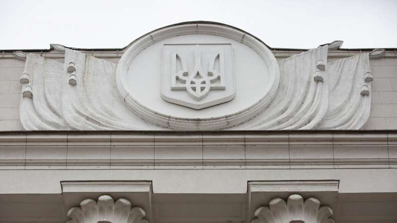 В Раду после сообщений о взрывах пришло только 45 депутатов