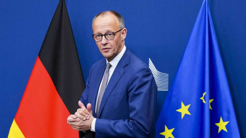 "Все умерли". Во Франции жестко осадили Мерца за слова о России и Украине