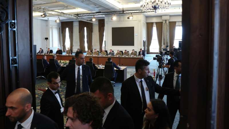Турция ждет конкретики по переговорам России и Украины, сообщил диписточник