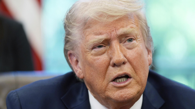 Байден не управлял США, считает Трамп