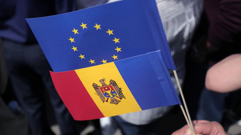 Шор: Европа пичкает Молдавию оружием, чтобы использовать ее против России