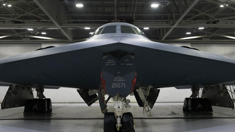 США задействовали бомбардировщики B-2 в ударах по Ирану, пишут СМИ