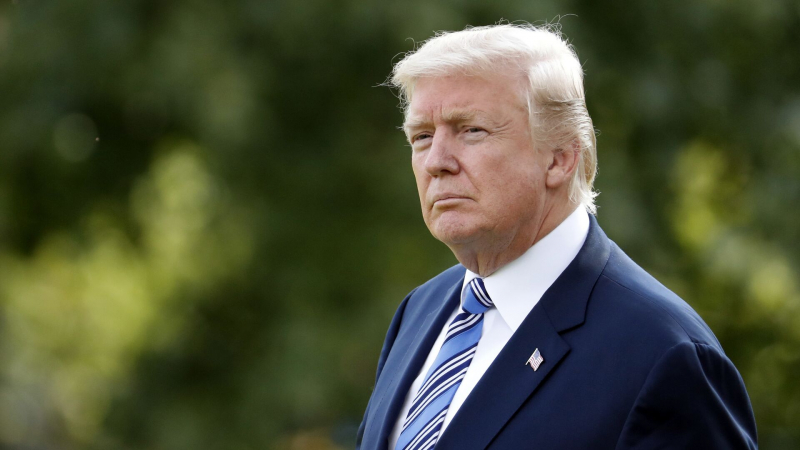 Трамп пообещал, что США начнут получать "большие деньги" с августа