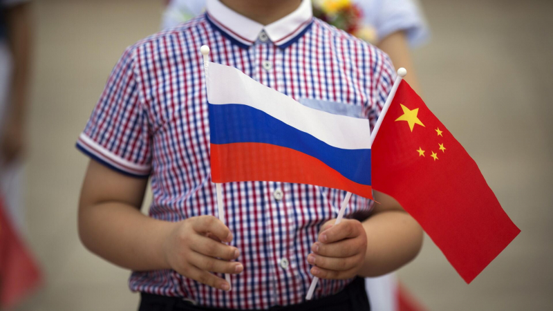 В КНР заявили о готовности работы с Россией над повышением уровня отношений