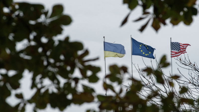 В США призвали восстановить военную помощь Украине, пишут СМИ