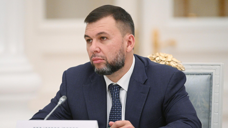 Запад отдаляет мир, разрешая Киеву дальнобойные удары, заявил Пушилин